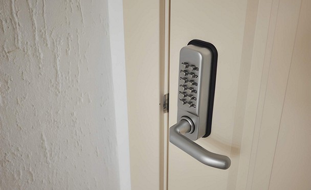 store locksmith near me charleston